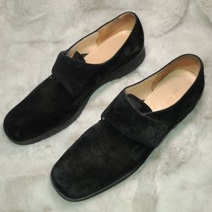 Women’s Salvatore Ferragamo Boutique Black Suede Calf Sz 7 A